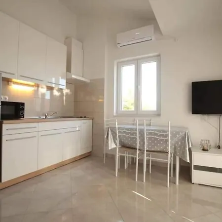 Ana - One Bedroom A2 Appartement