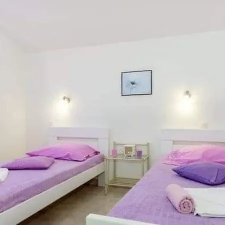 Appartement Ana - One Bedroom A2 *