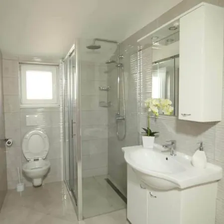 Appartement Ana - One Bedroom A2 *